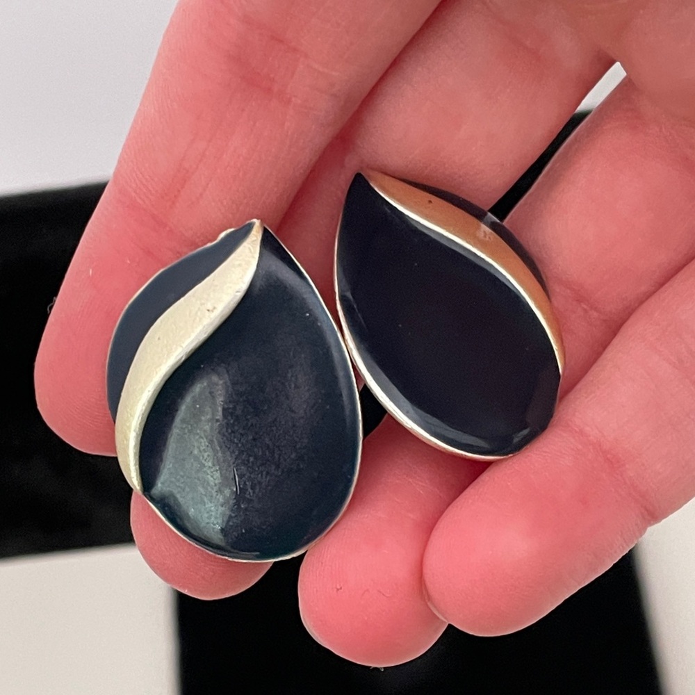 Vintage Dark Navy Enamel Heavy Silver Tone Art Deco Winter Holiday Gift Earrings